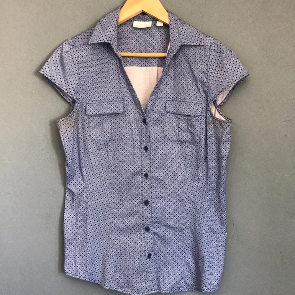 New York & Company Button down Blouse😍